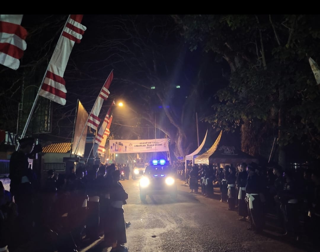 Sinergitas antara TNI dan polri PAM Risalah Doa dan Larungan Sesaji DiTelaga Ngebel.